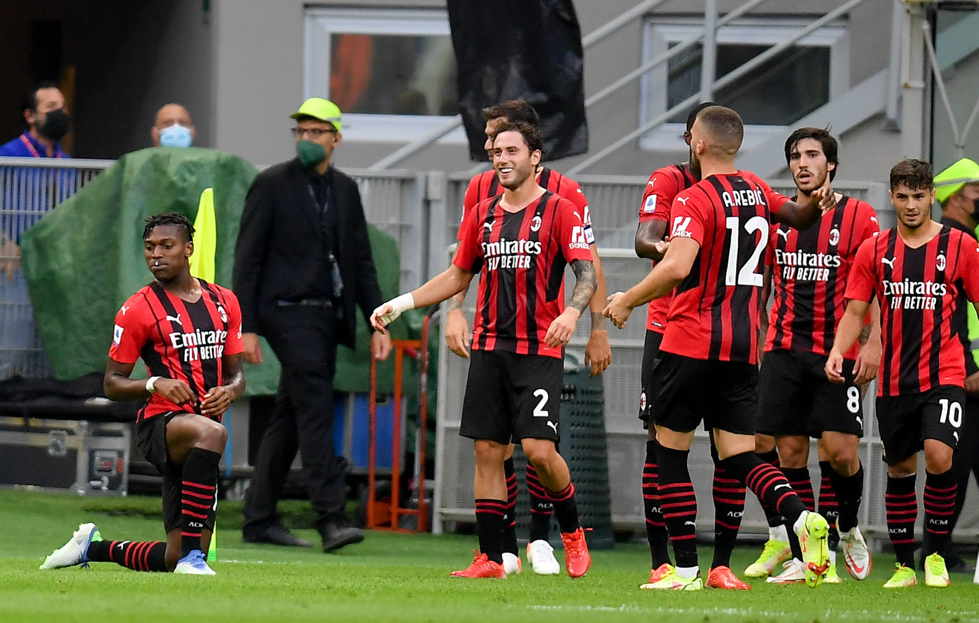 洒着汗水 洒着汗水