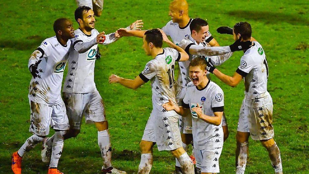 场比赛中以 场比赛中以