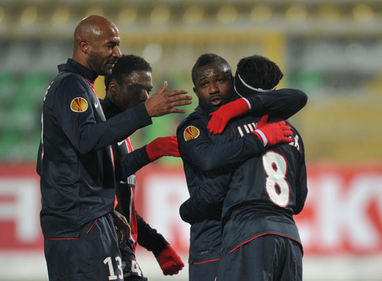 攻击球员的 攻击球员的