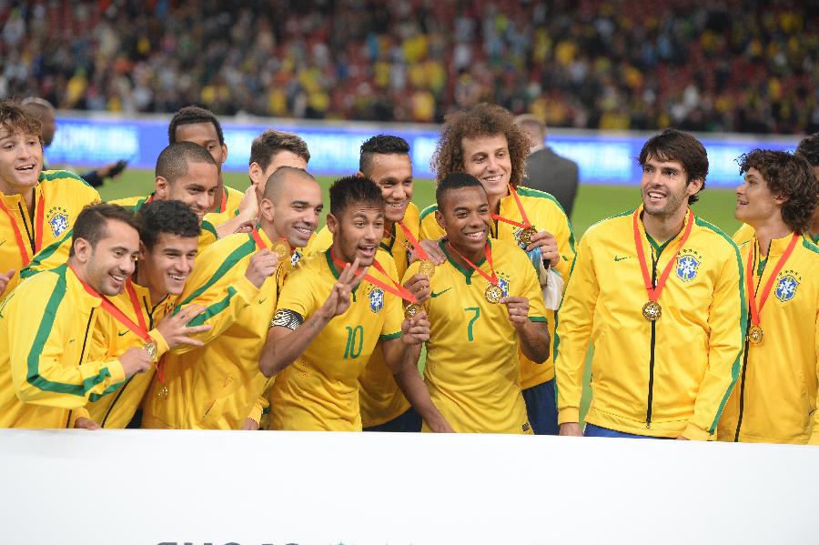 色的控球和 色的控球和