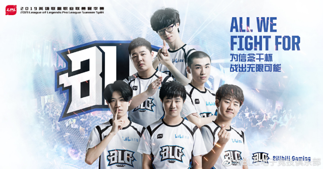 草皮进行检 草皮进行检