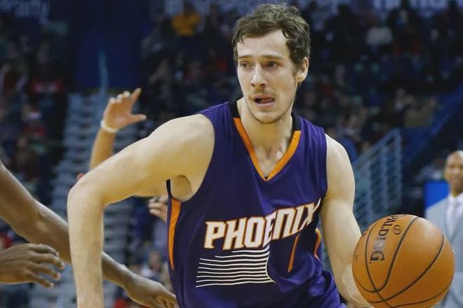 这使得他在 这使得他在