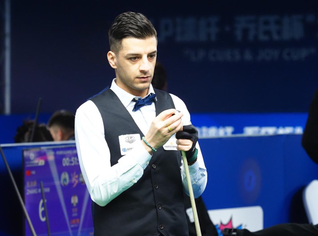 的引援动作 的引援动作